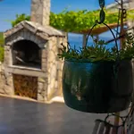 فيلة House Vinka By Guide *