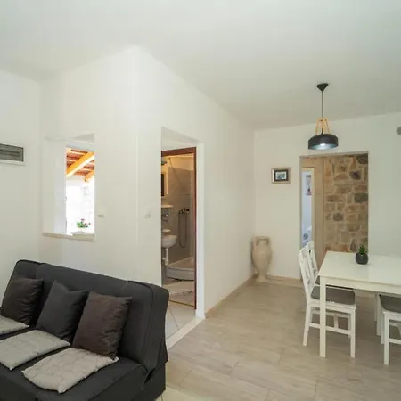 House Vinka By Guide וילה Ostrvo Šijak